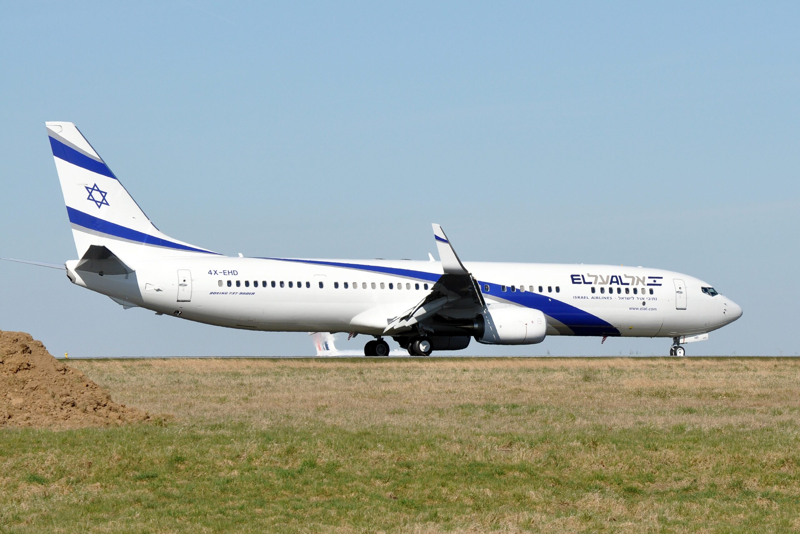 El_Al_Israel_Airlines,_Boeing_737-958(ER),_4X-EHD_-_CDG_(22126188411)